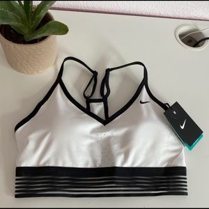 Brand new nike sports bra M